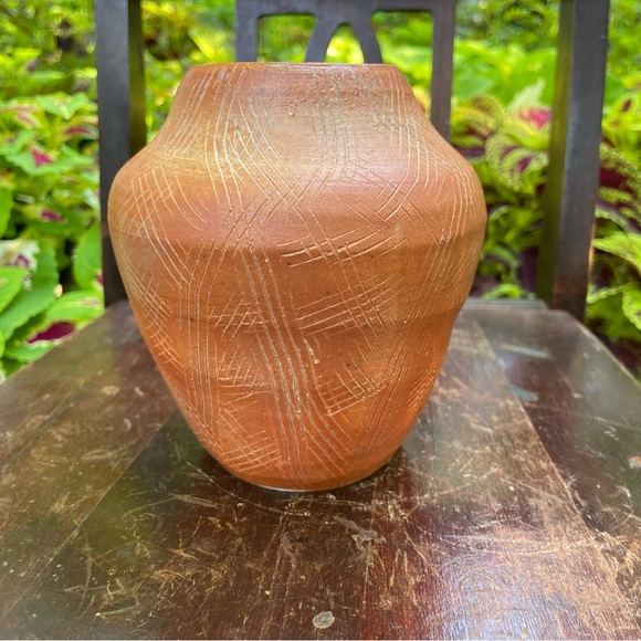 Artisan Pottery Vase in Basket Weave Pattern - Picture 3 of 8